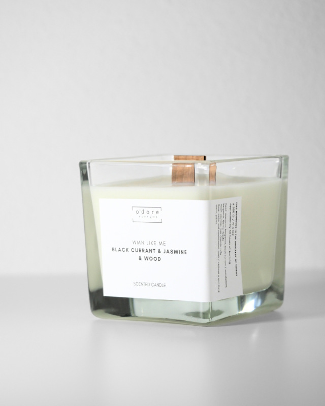 o'dore sójová svíčka WMN LIKE ME Black Currant & Jasmine & Wood 1
