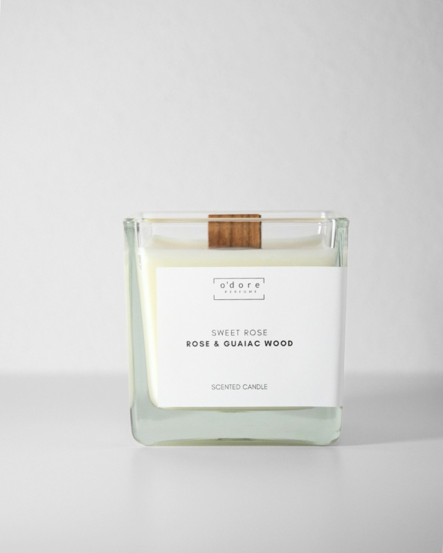 o'dore sójová svíčka SWEET ROSE Rose & Guiaiac wood